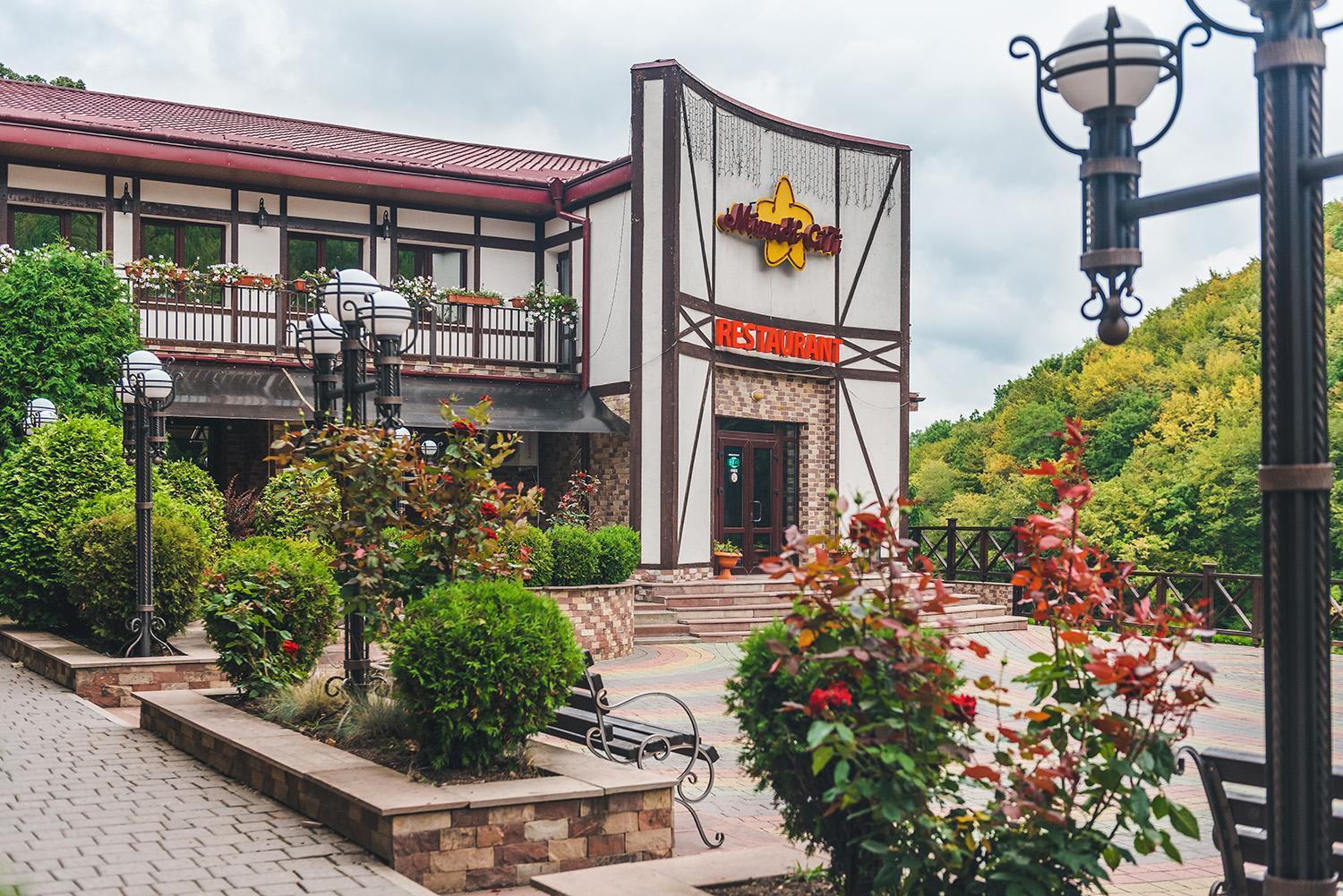 Mishyn-City Hotel Dobrovlyany Εξωτερικό φωτογραφία